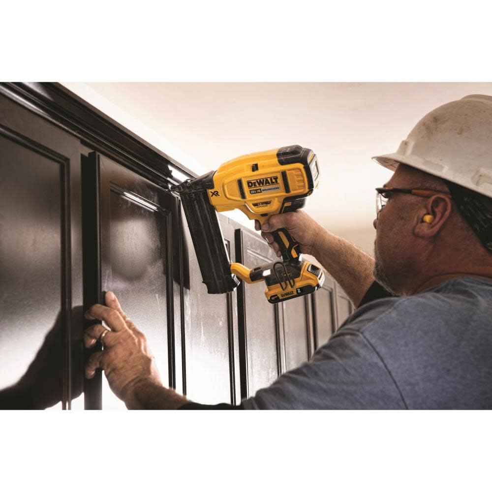 20V MAX Cordless Brad Nailer E67786