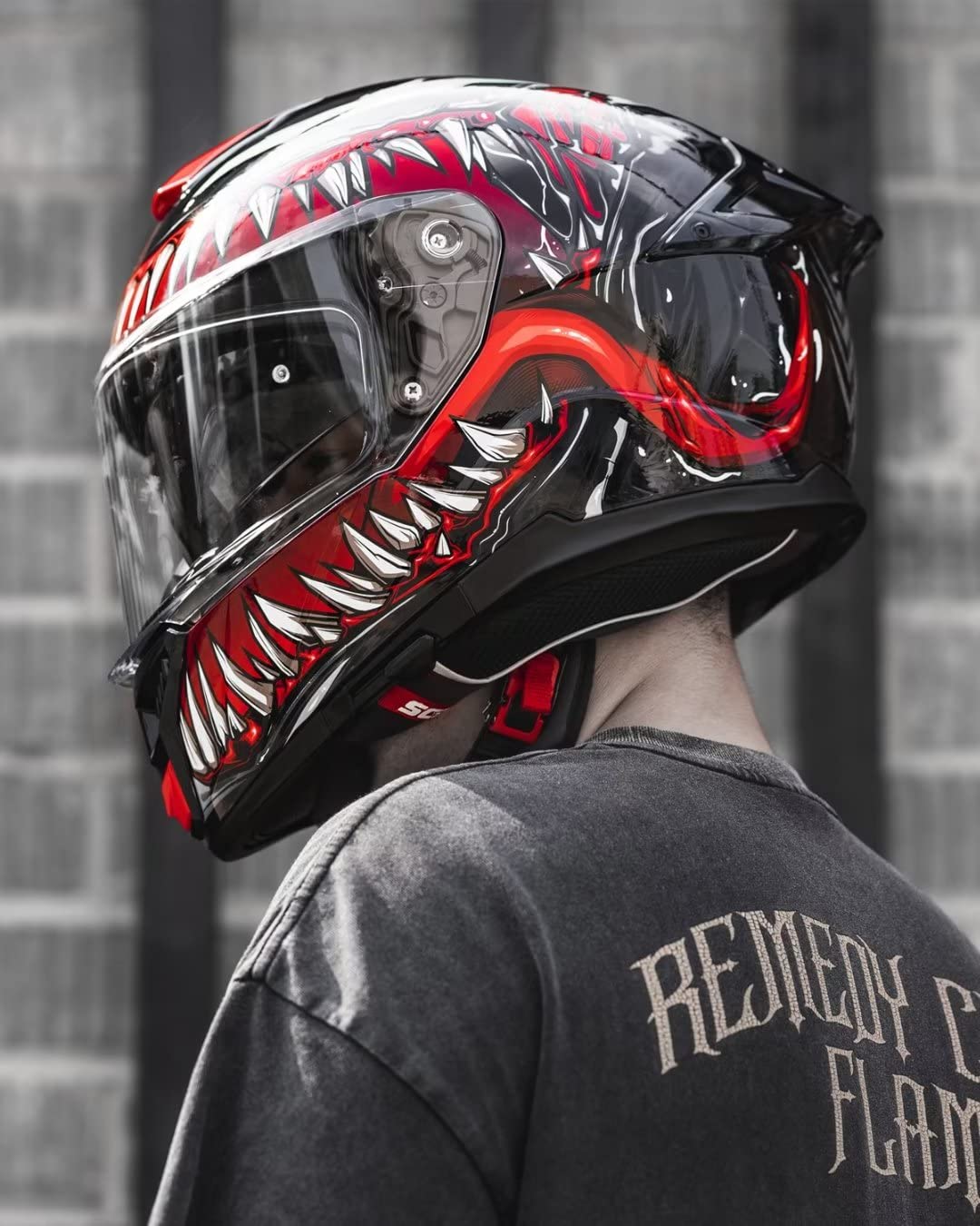 Full Face Dual Visor Motorcycle Helmet with Rear Wing D672
