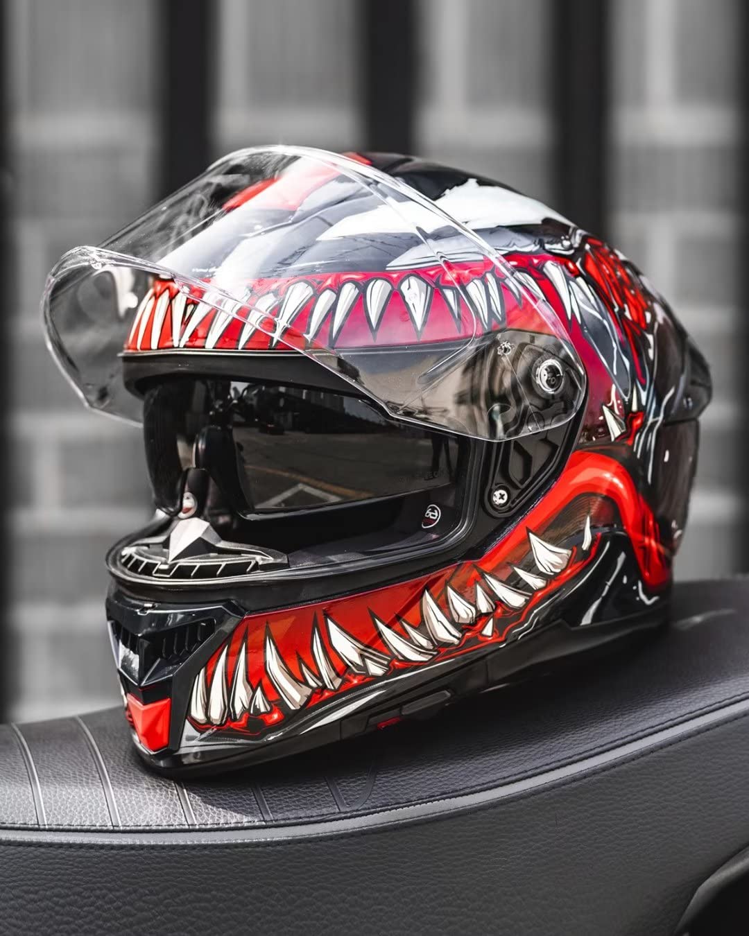 Full Face Dual Visor Motorcycle Helmet with Rear Wing D672